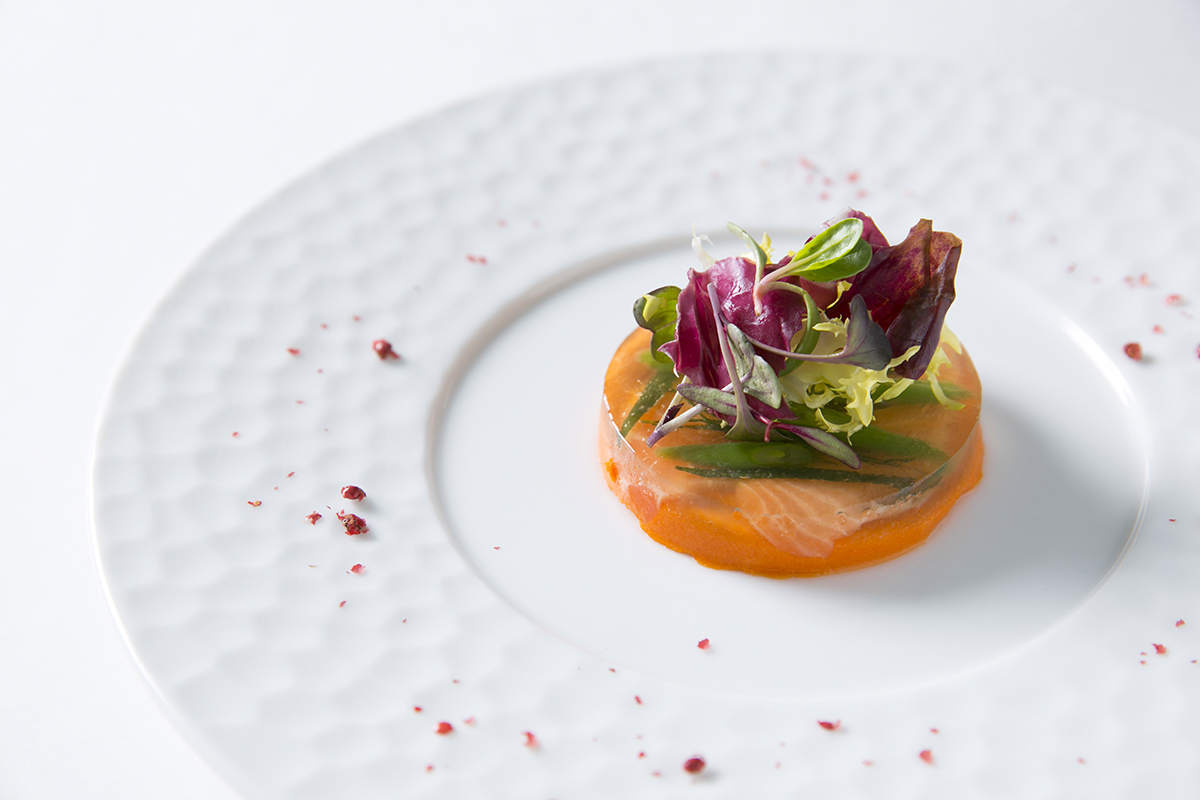 スモークサーモンのトランスパランス お野菜とスモークサーモンのゼリー寄せ